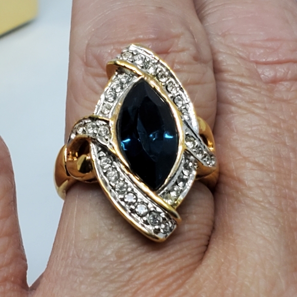 Bijoux Gold plated Faux diamond and sapphire ring in Excellent used condition - Picture 5 of 10